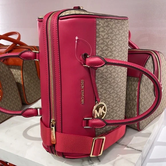 Michael Kors med Duffel Travel - Leather/Coated
Carmine Pink 
MD DUFFLES
NWT - Picture 10 of 16